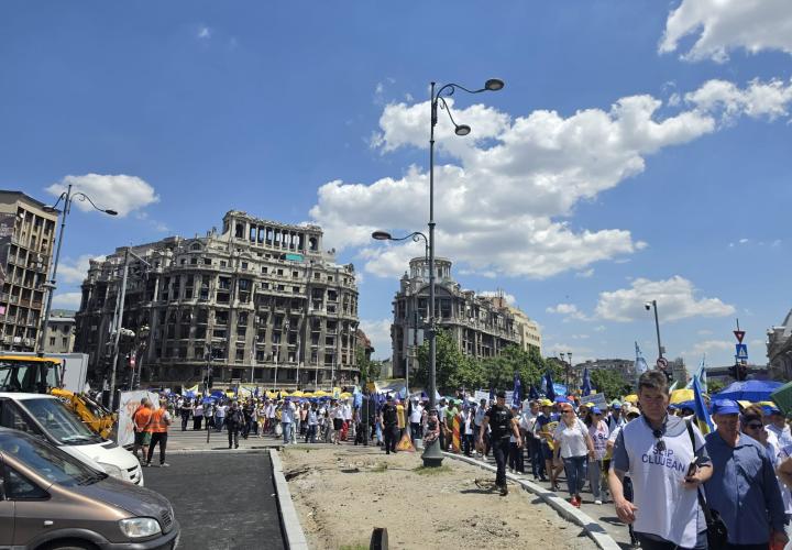 Protest al sindicaliştilor din educaţie: CNSLR-Frăţia susţine acţiunile sindicatelor din învăţământ
