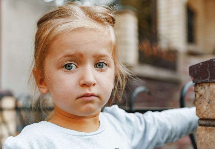 Știința avertizează: Acest stil parental dăunează stabilității emoționale a copiilor. Ce poți face pentru a schimba situația