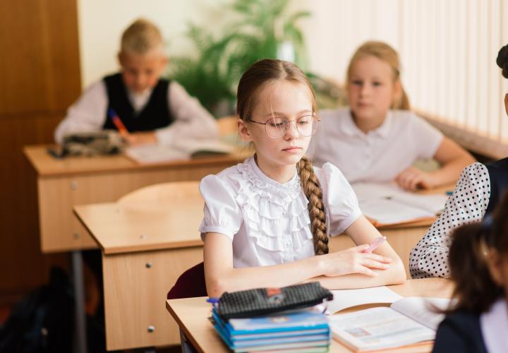 „Școala trebuie făcută pentru copil”. Prof. Claudia Chiru, despre educația de care au nevoie copiii, la conferința ACE / VIDEO