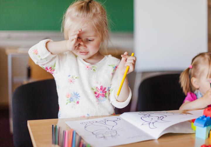 Claudia Chiru răspunde la Dialoguri despre educație: Soluții pentru o mămică al cărei copil de 3 ani plânge la grădiniță
