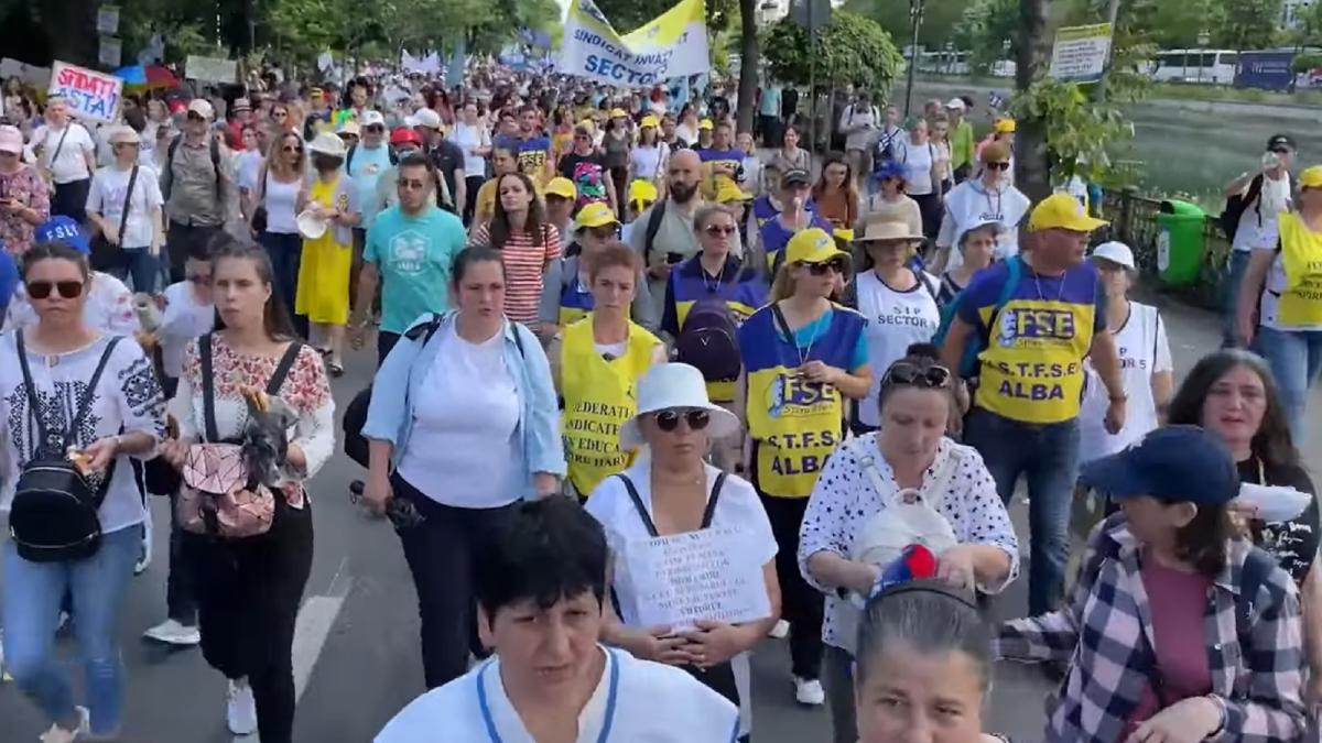 o-mama-a-solicitat-in-instanta-ca-greva-profesorilor-sa-fie-declarata-ilegala-decizia-judecatorilor--in-ziua-unui-protest-urias-al-cadrelor-didactice_61209400