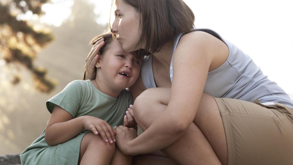 11-fraze-pe-care-sa-le-spui-copilului-atunci-cand-plange-in-loc-de-termina-cu-smiorcaiala-sau-potoleste-te-de-ce-e-periculos-sa-suprimi-lacrimile-1_67920000