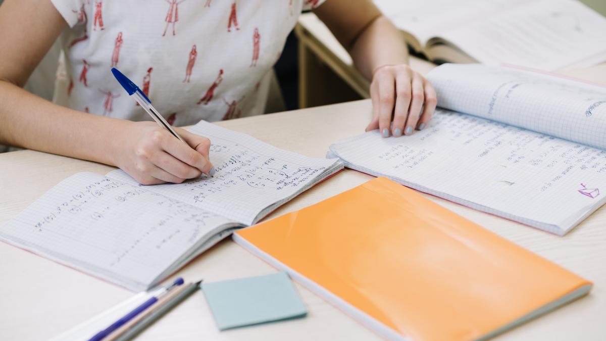 analiza-salvati-copiii-elevii-din-cele-mai-sarace-regiuni-ale-romaniei-au-cea-mai-mica-pondere-a-mediilor-de-peste-5-la-evaluarea-nationala_30432200