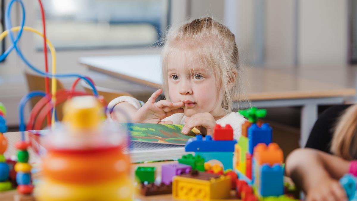 haos-in-gradinite-grupa-mijlocie-devine-obligatorie--dar-copiii-raman-pe-dinafara-locurile-nu-sunt-suficiente--ce-patesc-parintii-care-ii-tin-pe-micuti-acasa_45656500