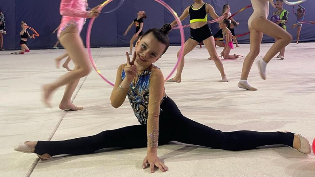 succes-pentru-o-fetita-ucraineana-de-7-ani--supravietuitoare-a-unui-atac-rusesc-a-luat-aurul-la-gimnastica--desi-si-a-pierdut-piciorul---video_46994200