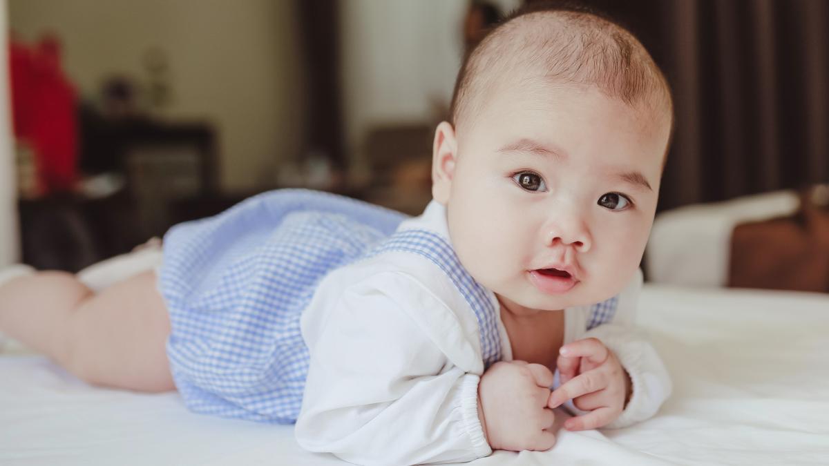 ora-de-stat-pe-burta_22890600