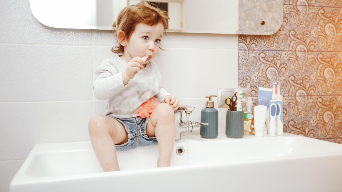 rutinele-zilnice-de-igiena-si-ingrijire-pe-care-copilul-ar-trebui-sa-le-faca-in-functie-de-varsta-lui-1_92507900