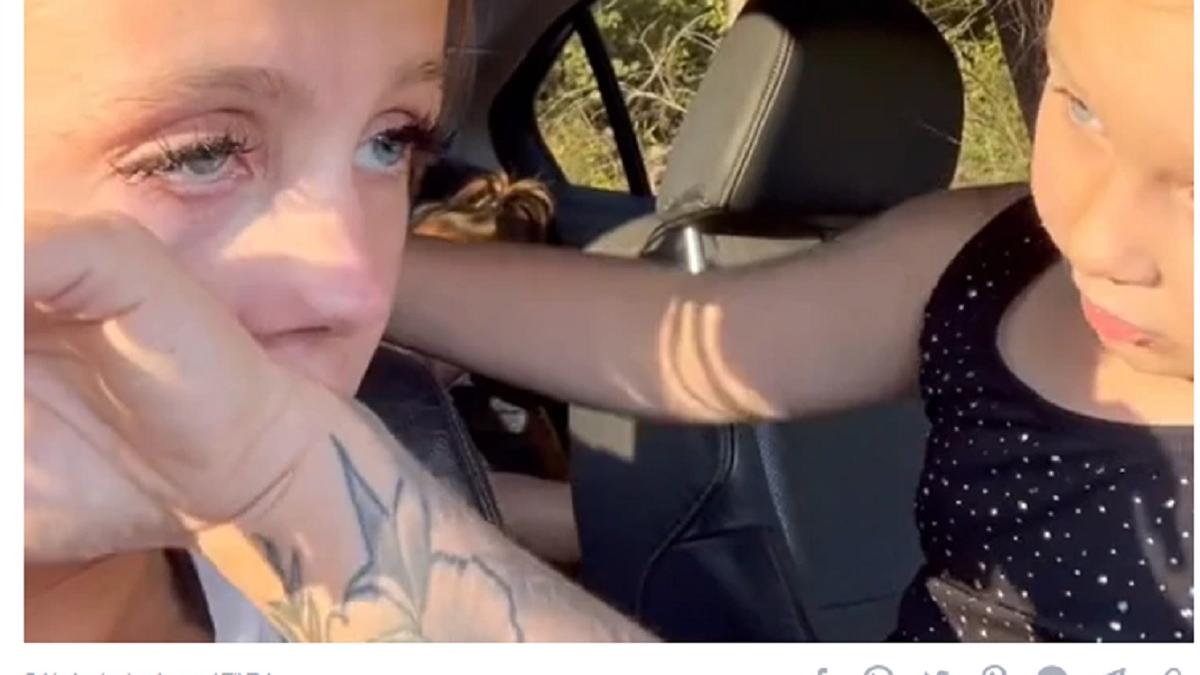 o-fetita-de-5-ani-si-a-ajutat-mama-sa-se-calmeze-intr-un-moment-de-nevoie-extrema-gestul-simplu-a-avut-un-efect-imediat-1_39900300