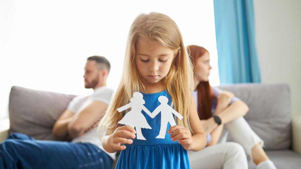 3-greseli-pe-care-le-fac-parintii-despartiti--experti-consecintele-cad-in-primul-rand-asupra-copiilor-si-ii-pot-afecta-grav_46166800