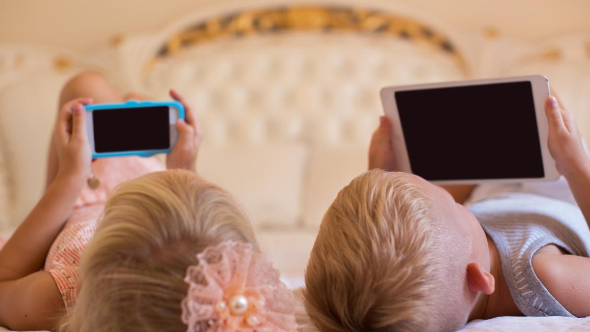 expunerea-prelungita-a-copiilor-la-ecrane-deterioreaza-pielea-expertii-avertizeaza-parintii-trebuie-sa-fie-constienti-si-de-aceste-efecte-negative_10487300