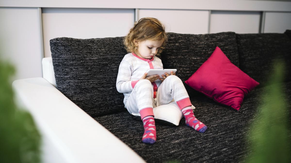 ecranele--babysitterul-generatiei-alpha--un-studiu-recent-arata-o-situatie-alarmanta-1_61976200