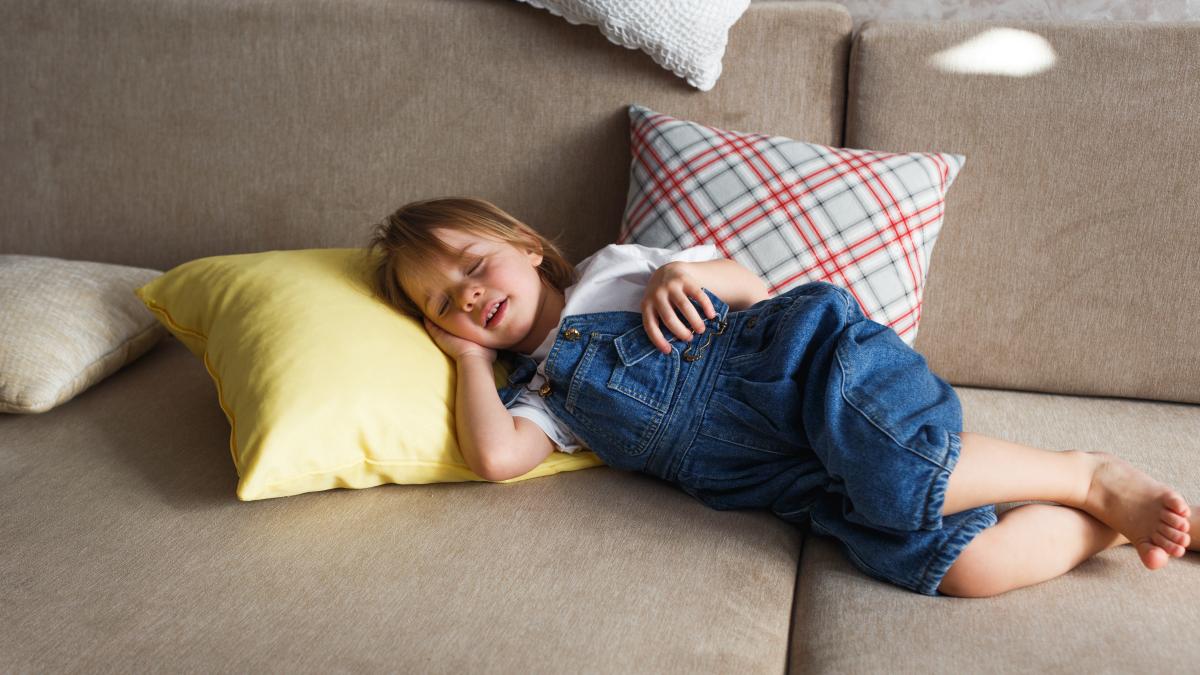 un-medic-pediatru-sfatuieste-ca-micutii-sa-traga-un-pui-de-somn-in-zilele-de-vara-care-este-durata-maxima-a-siestelor-pentru-copii_77386300