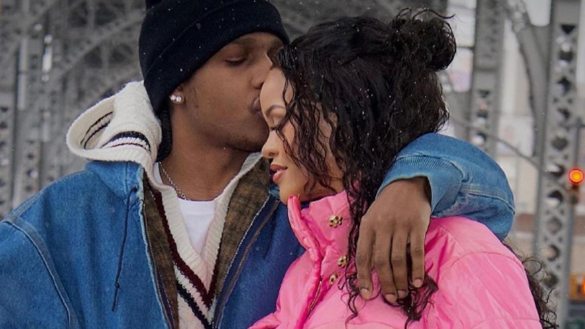 rihanna-a-devenit-mama-pentru-a-doua-oara-artista-a-nascut-un-baietel_38484800