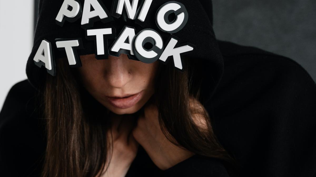 atacuri-de-panica-la-tineri_87848300