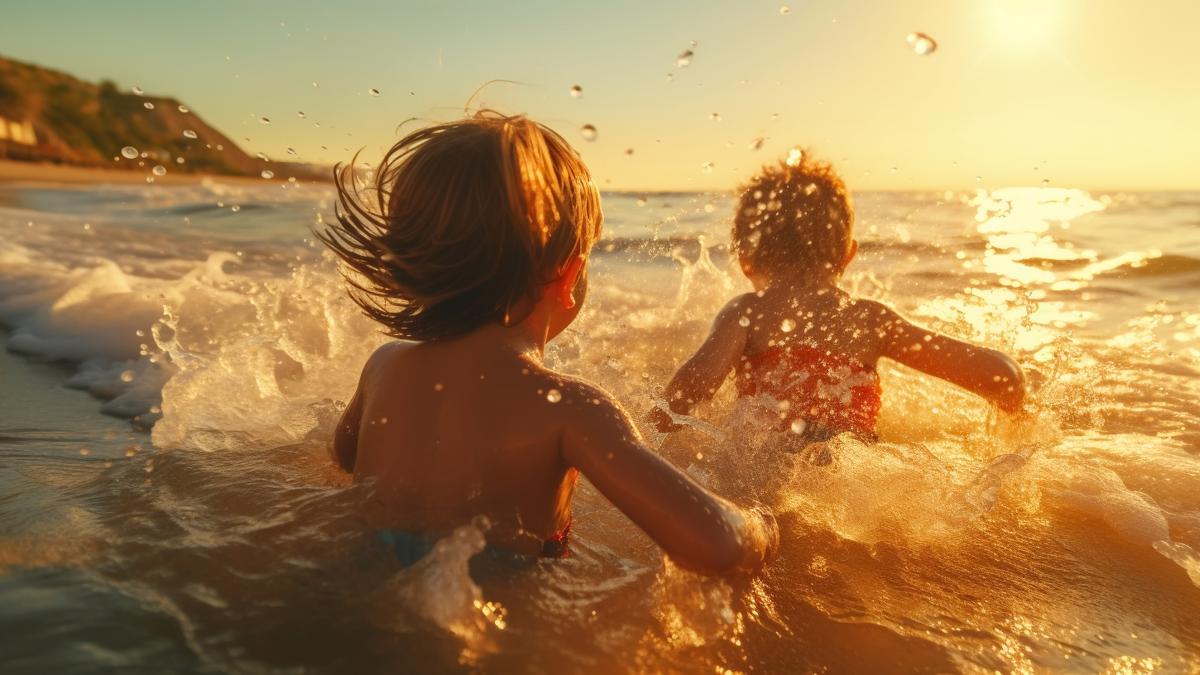 o-mamica-a-facut-scandal--dupa-ce-salvamarul-i-a-scos-copiii-din-apa--care-erau-nesupravegheati-inoata-mai-bine-decat-ai-inotat-tu-vreodata-in-viata-asta_26651400