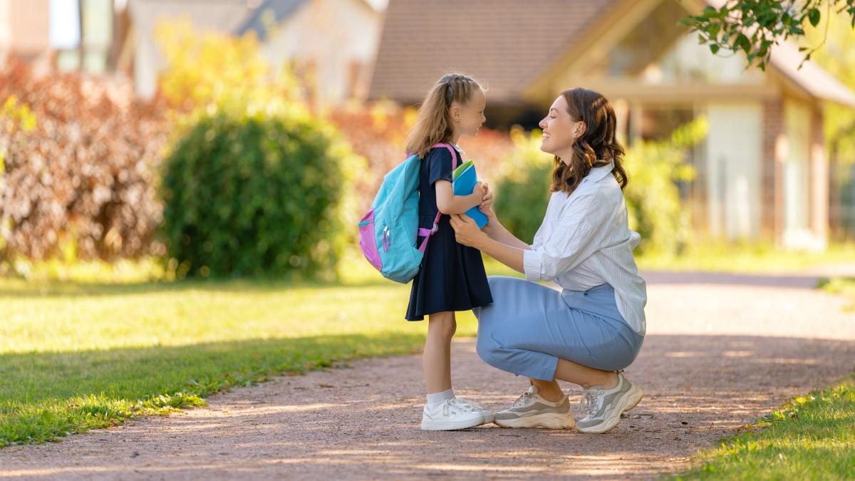 paparazzi--actor--vartej-tipuri-de-parinti-in-prima-zi-de-scoala--care-sunteti_72305100