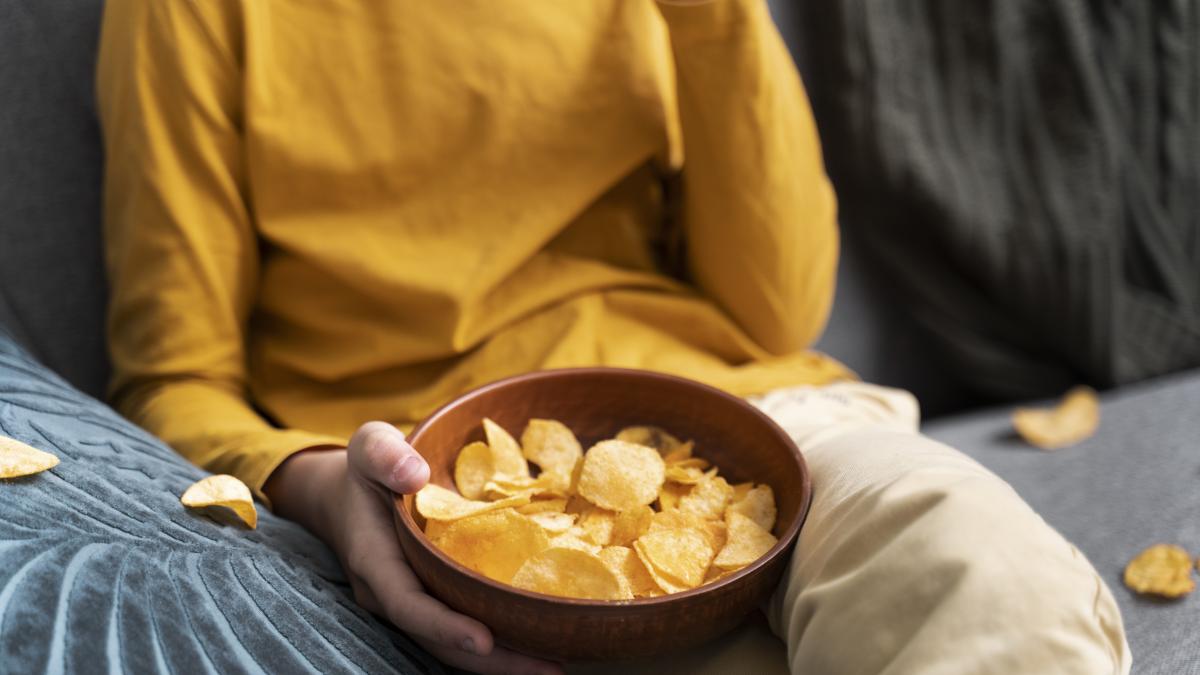 mananca-cel-mai-iute-chips-din-lume--o-noua-provocare-pe-tiktok-care-face-victime-in-randul-copiilor-un-elev-de-14-ani-s-a-stins-din-viata_38304400