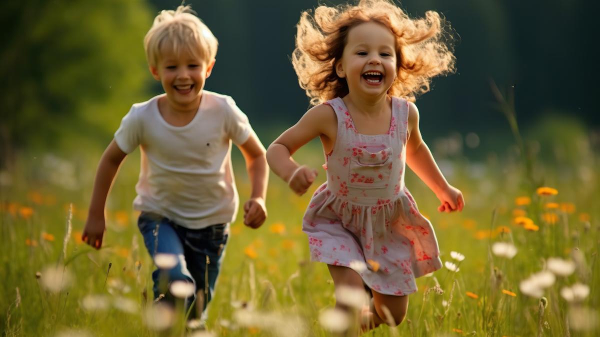 expertii-de-la-harvard-si-yale-ofera-3-sfaturi-pentru-a-creste-copii-fericiti-parintii-pot-crea-un-mediu-propice-pentru-dezvoltarea-unei-perspective-pozitive-asupra-vietii_36033100