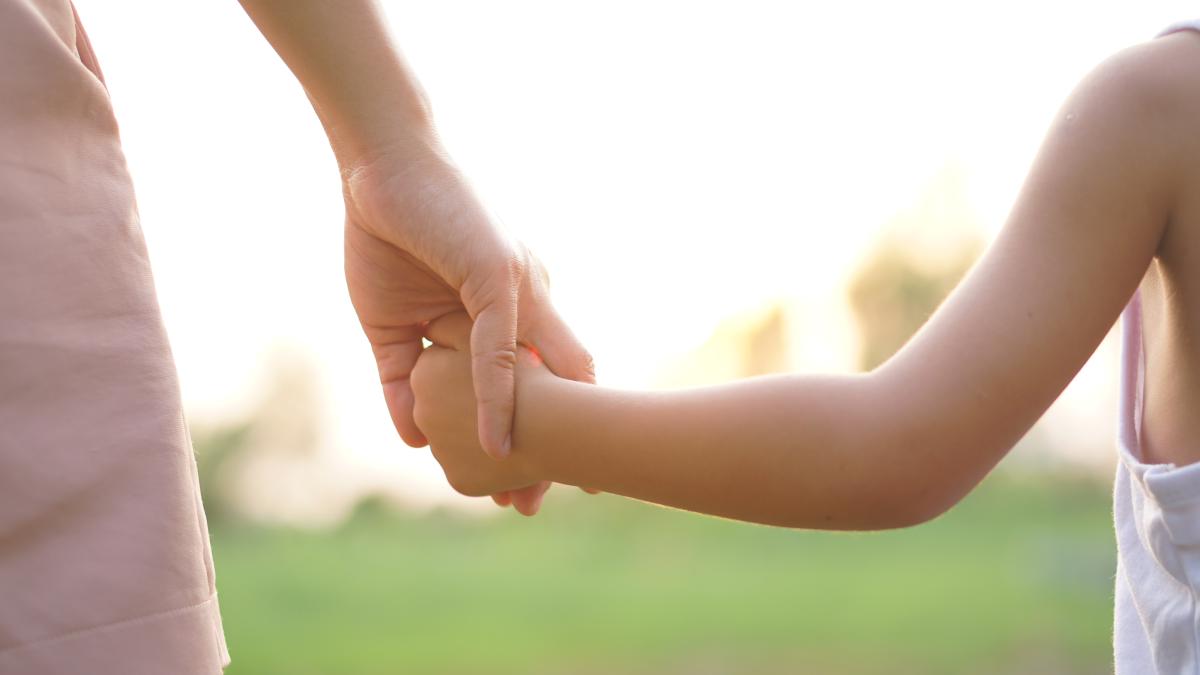 nu-vrem-cu-tine-doua-fetite--scandal-urias-in-momentul-in-care-mama-lor-incearca-sa-le-recupereze-de-la-tata--in-arad-nu-va-apropiati_41761500