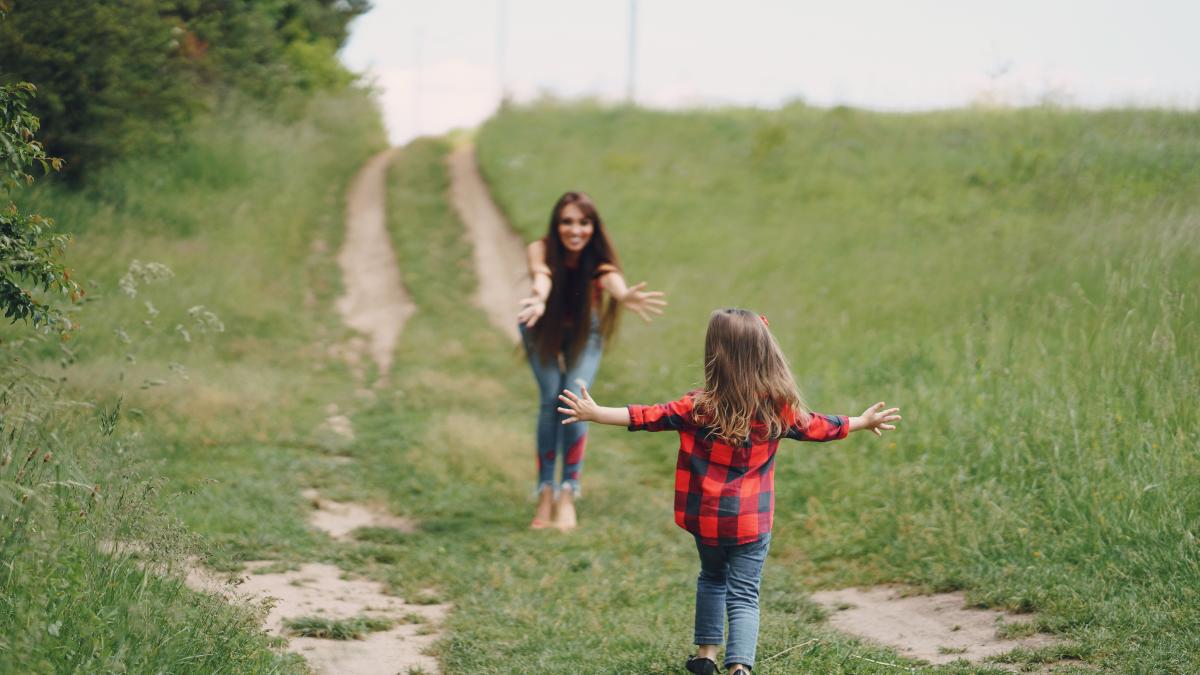 era-cuminte-pana-cand-ai-venit-tu-de-ce-multi-copii-se-comporta-diferit-cand-parintii-lor-nu-sunt-in-preajma-2_92090800