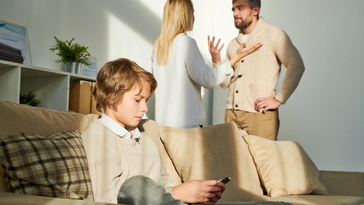 injuri-in-fata-copiilor-tai-impactul-limbajului-vulgar-asupra-micutilor-este-mai-profund-decat-ne-putem-imagina_17578900