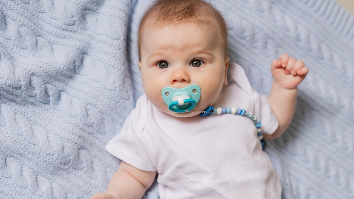 de-cand-ii-poti-oferi-bebelusului-tau-suzeta-specialisti-nu-ar-trebui-sa-o-introduceti-mai-devreme-de-acest-termen_10519900