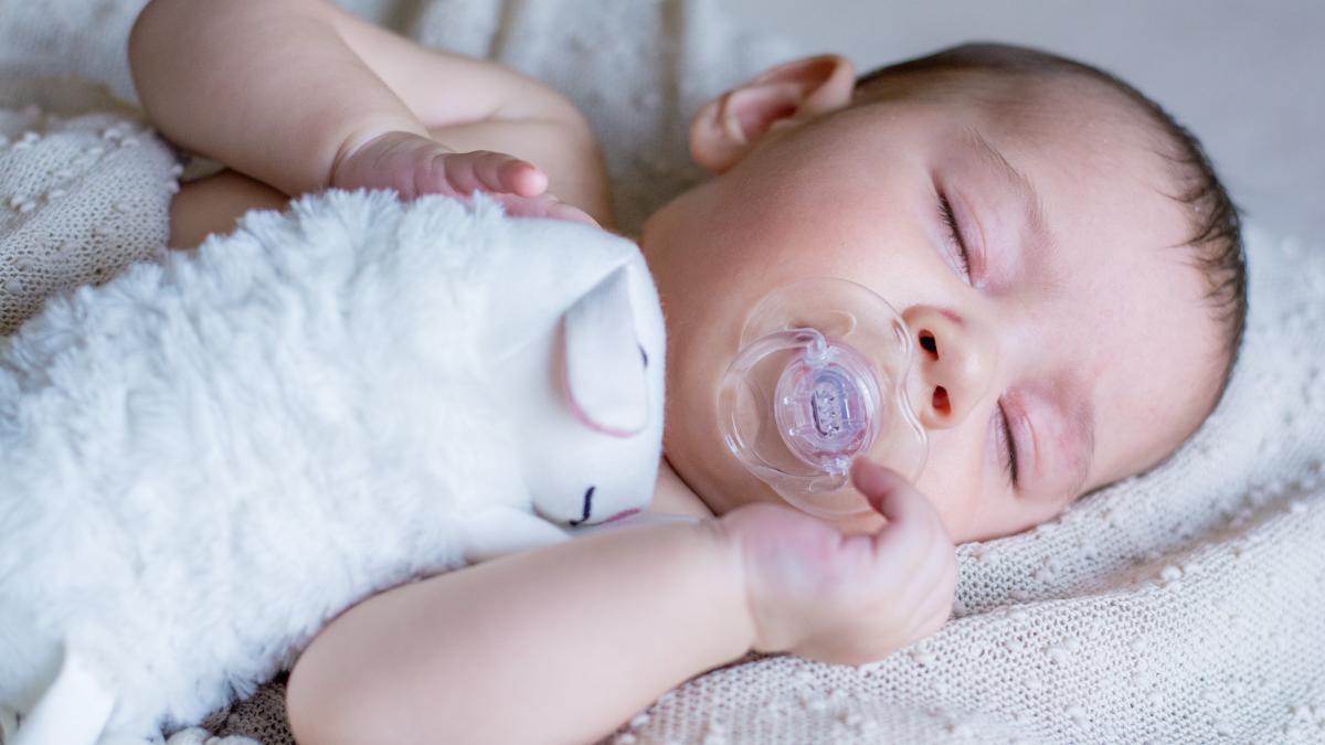 copilul-transpira-pe-cap-noaptea_30492600