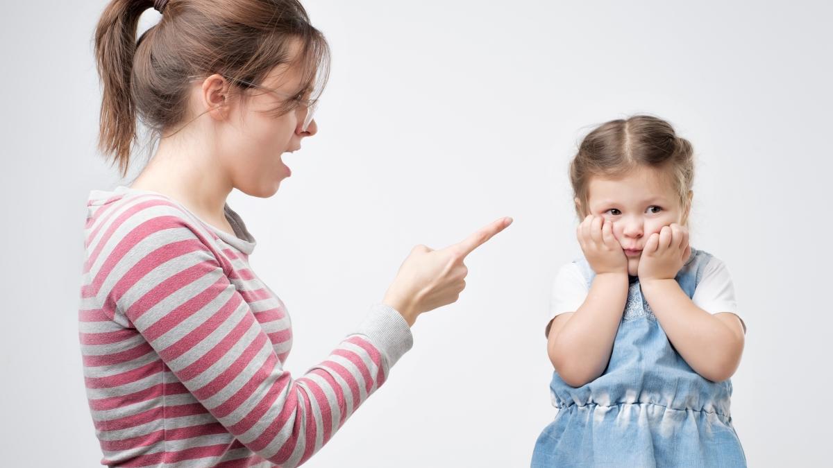 doua-trucuri-de-la-un-psiholog-pentru-a-ti-disciplina-copilul-fara-a-i-afecta-stima-de-sine-mustrarea-corecta-contribuie-la-formarea-unui-micut-responsabil-si-respectuos_80871700