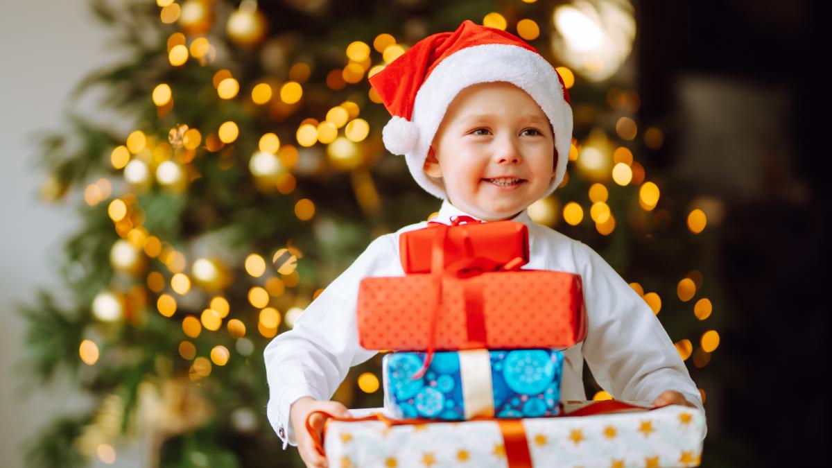 regula-celor-4-cadouri-de-craciun--intocmita-de-un-sociolog--un-studiu-arata-ca-cei-mici-primesc-de-zece-ori-mai-multe-daruri-decat-au-nevoie_42049900