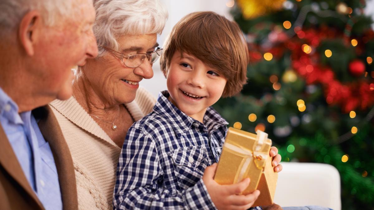 prea-multe-cadouri-au-un-impact-negativ--cum-sa-le-cerem-bunicilor-sau-rudelor-sa-limiteze-numarul-de-daruri-pentru-copiii-nostri-de-craciun_20013300