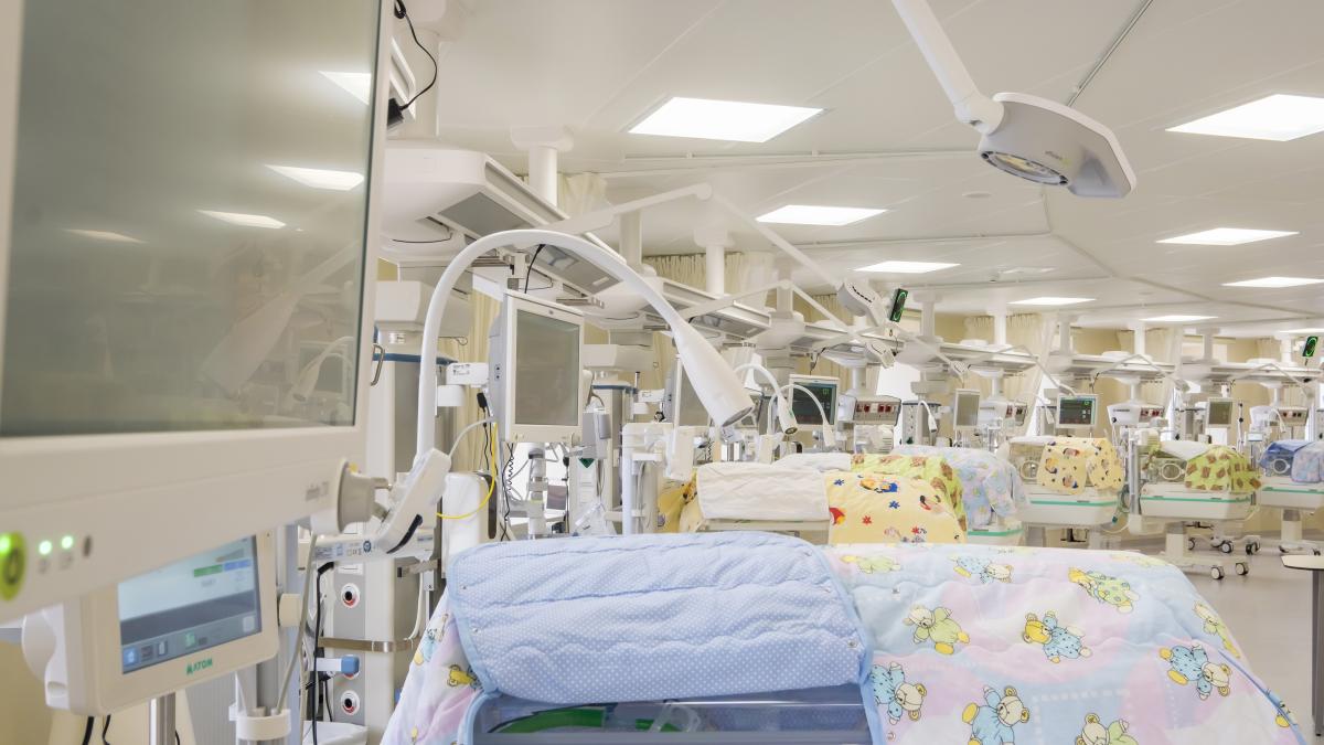 boala-care-ameninta-copiii-peste-100-000-de-suflete-mici-sunt-luate-in-fiecare-an-din-cauza-acestui-virus-in-timpul-sezonului-rece-4_58365000