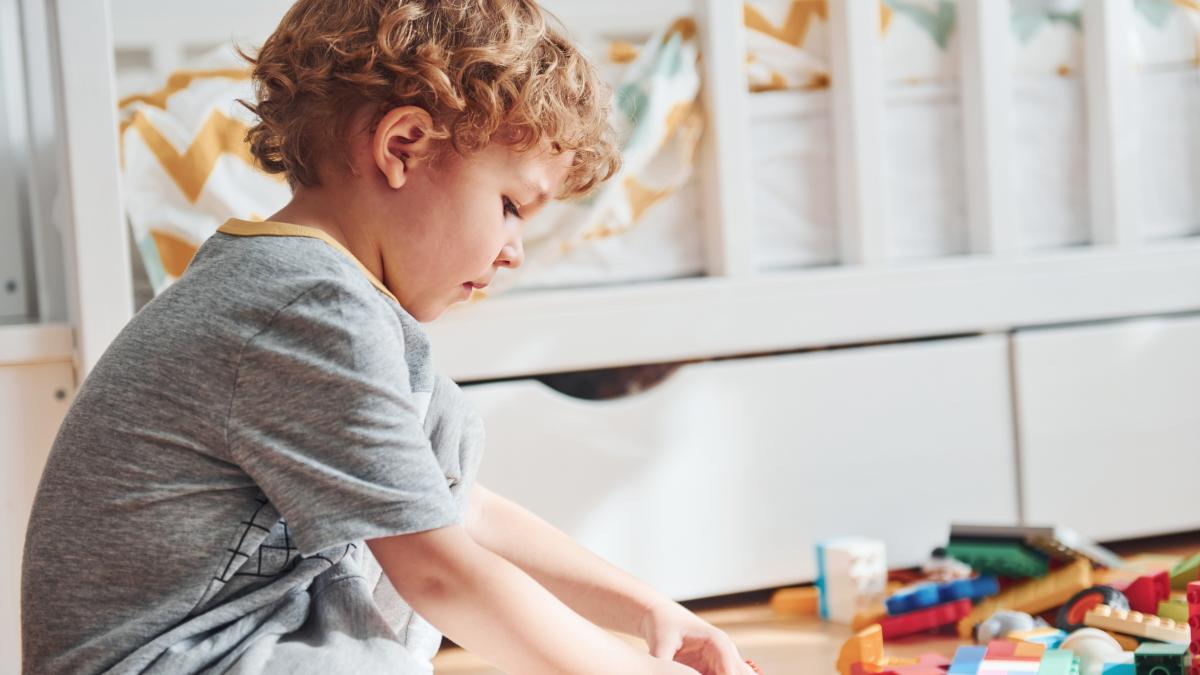 cum-ne-dam-seama-ca-micutul-are-autism-dr--georgescu-semnele-se-observa-si-de-la-1-an--parintii-trebuie-sa-fie-atenti-la-aceste-aspecte_21736100