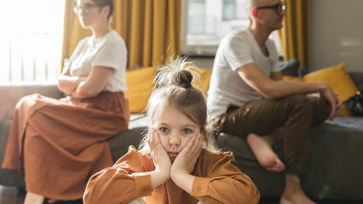 ne-am-despartitcum-sa-dai-vestea-copiilor-tai--potrivit-unui-psiholog-trebuie-sa-alegem-momentul-si-cuvintele-cele-mai-potrivite_43508300