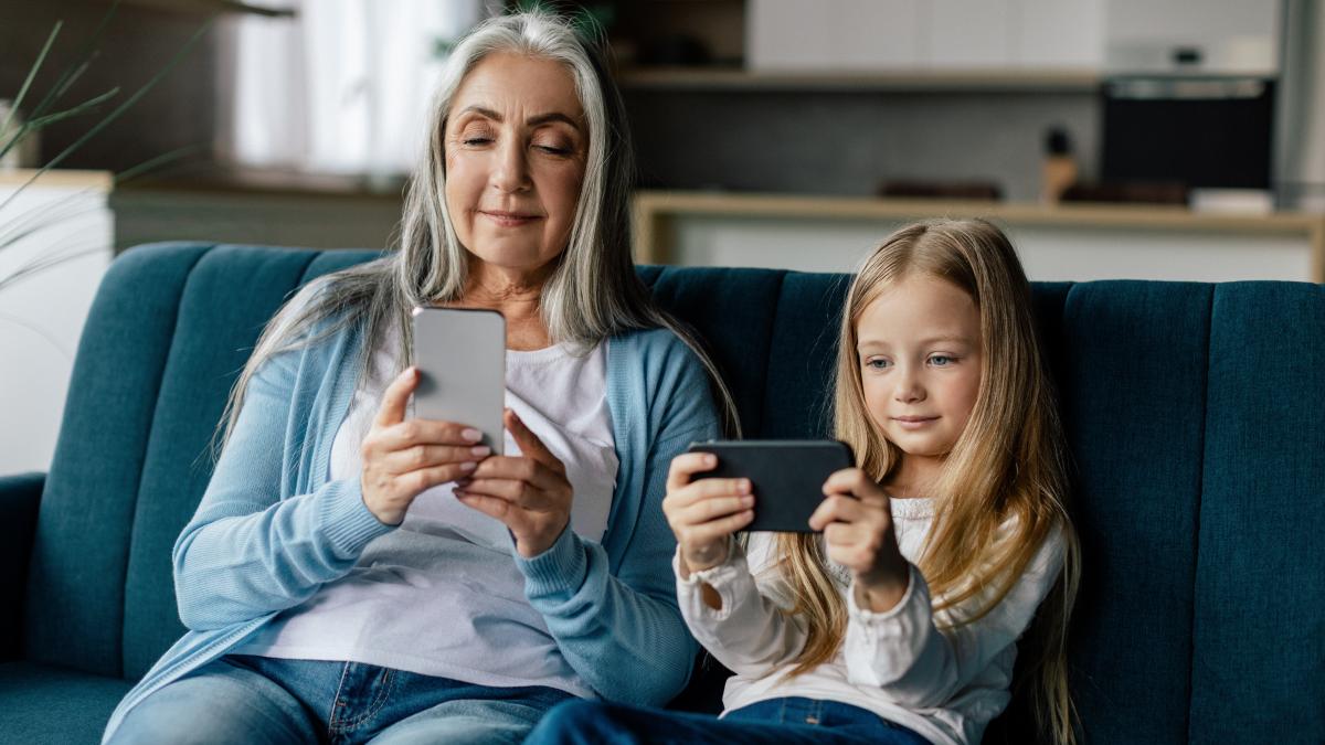 bunicii-cu-un-comportament-toxic--cinci-semne-pentru-a-i-recunoaste-isi-fac-simtita-prezenta-prin-manipulare--egoism-si-actiuni-care-aduc-prejudicii_67021600