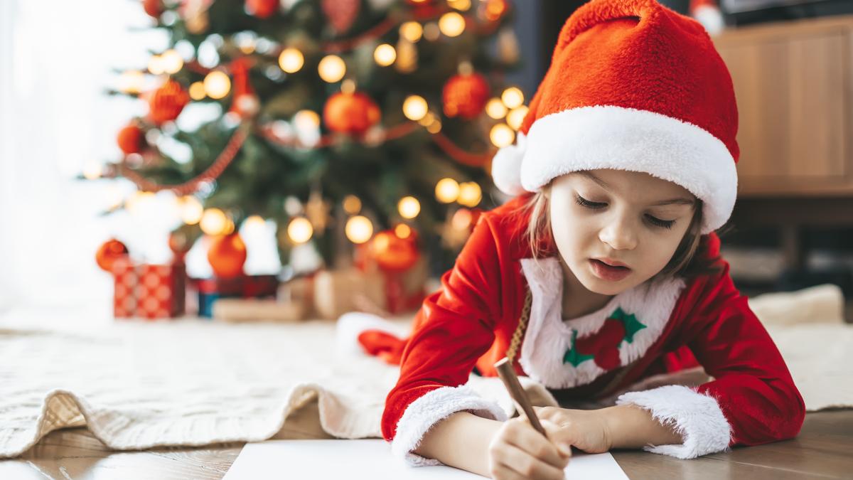 vreau-o-papusa-cu-capul-drept--scrisorile-copiilor-romani-pentru-mos-craciun-imi-doresc-sa-nu-se-mai-certe-parintii-mei--sa-am-o-familie-buna_23594800