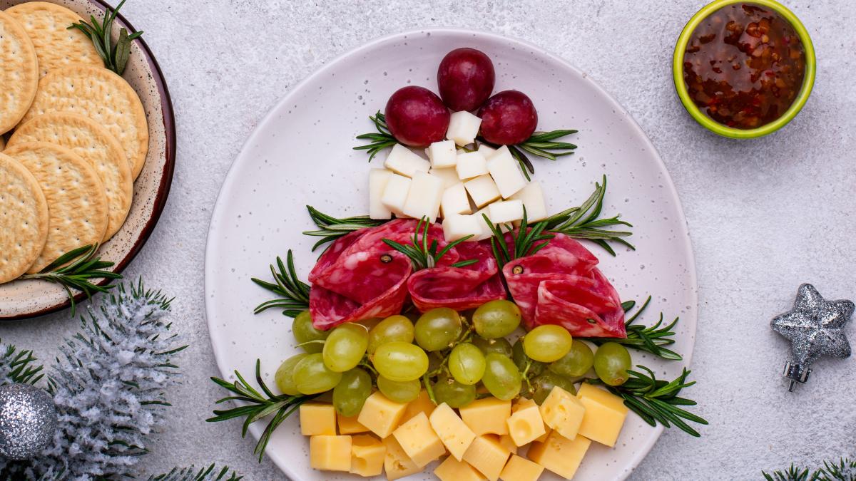 aperitive-pe-care-copiii-le-pot-pregati-de-craciun-cu-putin-ajutor-de-la-cei-mici--aceste-preparate-devin-nu-doar-delicioase--ci-si-autentice_41230100