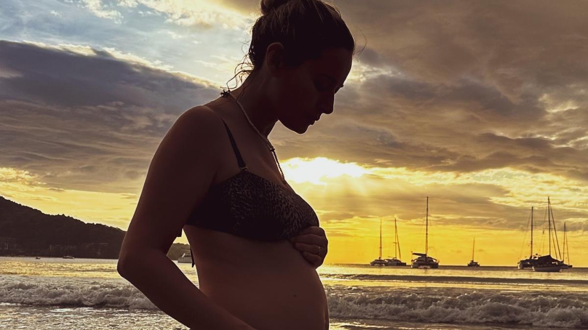 laura-cosoi-este-insarcinata-din-nou-miracolul-vietii--val-de-felicitari-din-partea-fanilor-a-plecat-mami-si-vine-un-ingeras_90860100