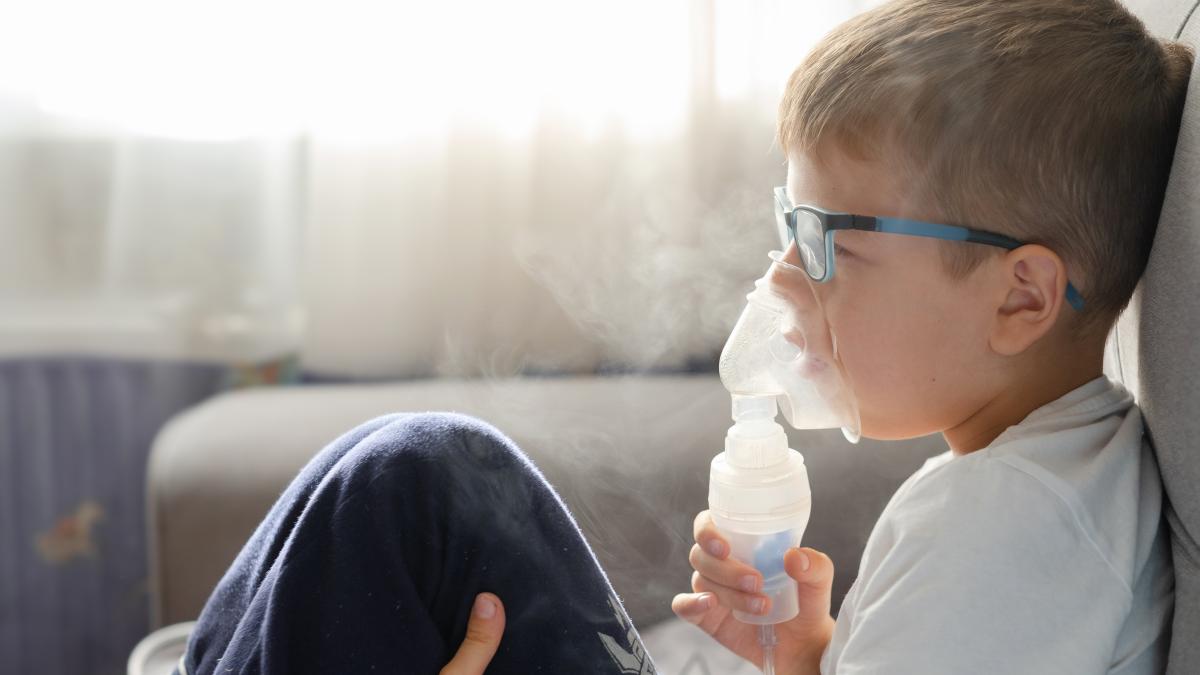 fumatul-in-preajma-copiilor-tai-ar-putea-afecta-viitorii-nepoti--un-studiu-vine-cu-dovezi-clare-parintii-ar-trebui-sa-ia-in-serios-acest-avertisment_73086400