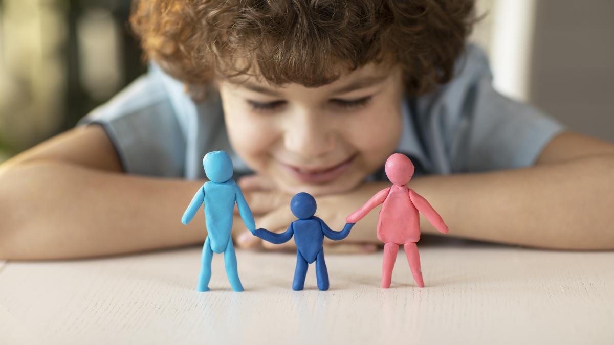 cum-si-cand-sa-incepem-educatia-sexuala-cu-copiii-nostri-psihosexolog-mona-spanu-este-un-proces-complex-care-trebuie-urmat-cu-pasi-mic--video_70417100