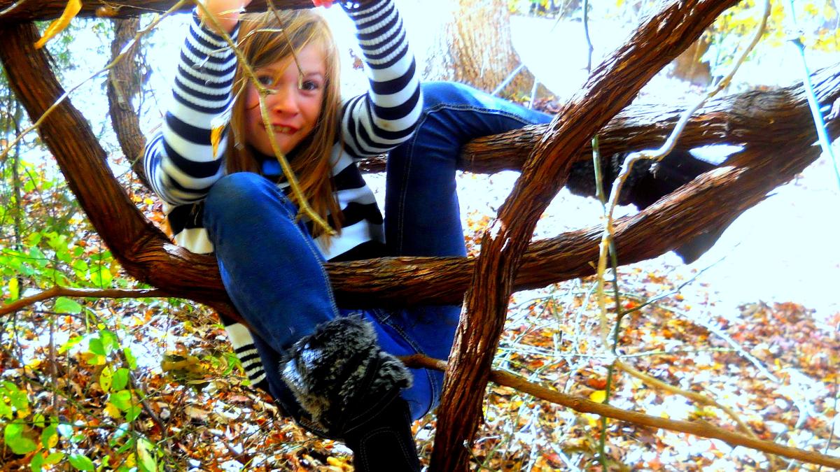 atentie-nu-mai-spune-ai-grija--o-sa-cazi-sau-o-sa-te-lovesti-in-momentele-cand-copiii-fac-lucruri-riscante--alternativele-de-succes-la-aceste-expresii_40571700