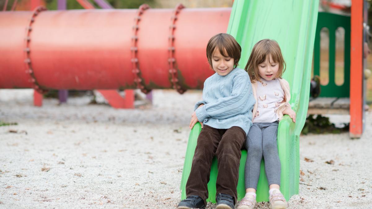 din-ce-moment-au-nevoie-copiii-nostri-sa-socializeze-adevarata-comunicare-sociala-apare-abia-in-jurul-acestei-varste_53066600