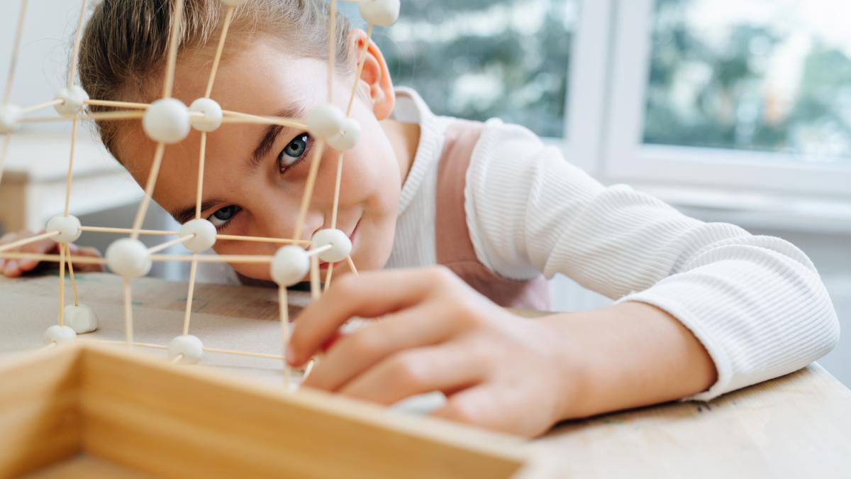 factorul-determinant-care-nu-poate-lipsi-pentru-a-educa-creierul-unui-copil-si-al-unui-adolescent--un-doctor-in-biologie-arata-care-este-premisa-cheie_38771100