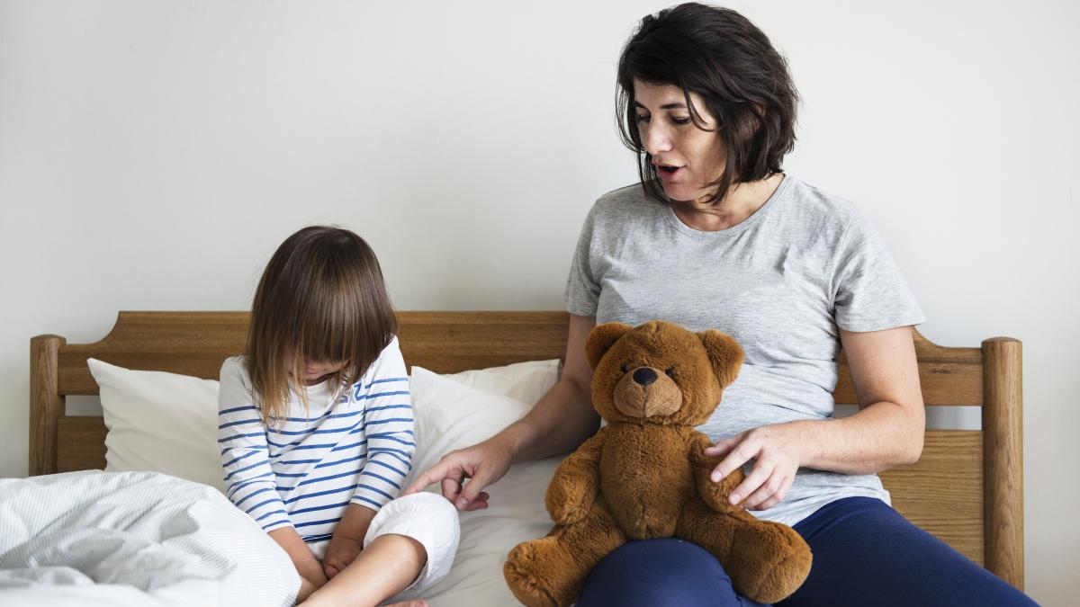 formele-de-agresiune-invizibila-asupra-copiilor-pe-care-multi-parinti-le-normalizeaza--potrivit-unui-neuropsiholog-nu-sunt-fizice--dar-au-efecte-terifiante_99323700