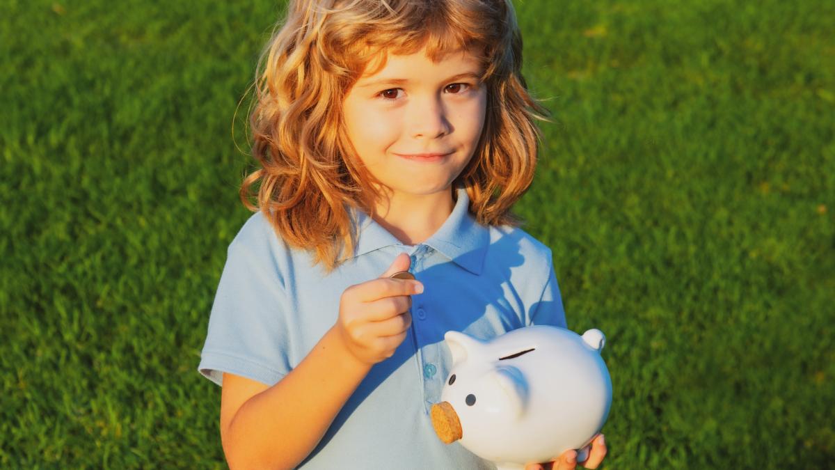 how-does-a-child-earn-money-and-from-when-roxana-bucur-and-andrei-popa-parents-are-worried-that-their-little-one-might-not-do-anything-without-money_98306100