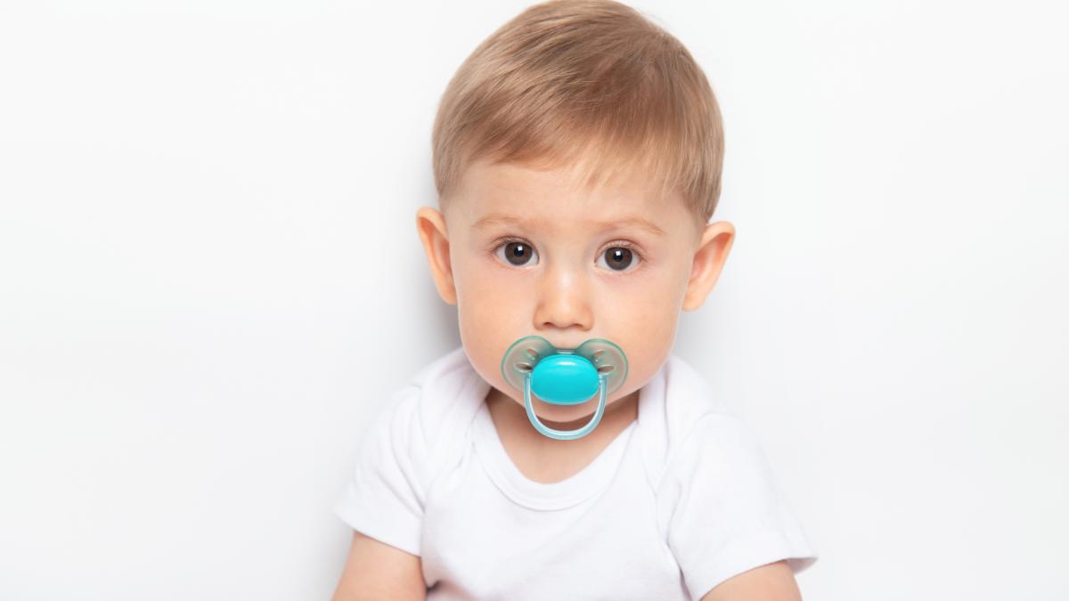 trucuri-de-la-specialisti-pentru-a-ti-ajuta-copilul-sa-renunte-la-suzeta-varsta-recomandata-la-care-ar-trebui-sa-o-lase_94912200