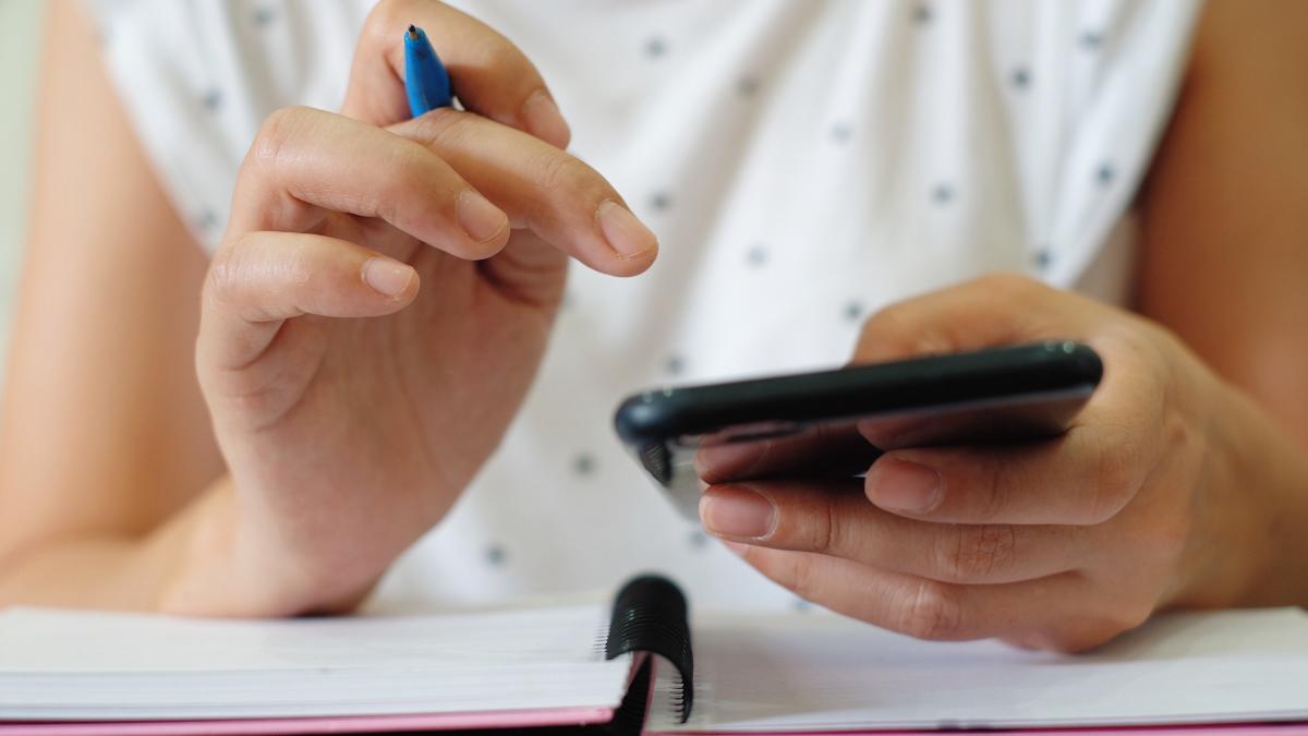 sfortare-cuvantul-care-le-a-dat-batai-de-cap-elevilor-ce-au-sustinut-simularea-la-bac--cautarile-termenului-au-inceput-inainte-de-ora-inceperii-examenului_17138700