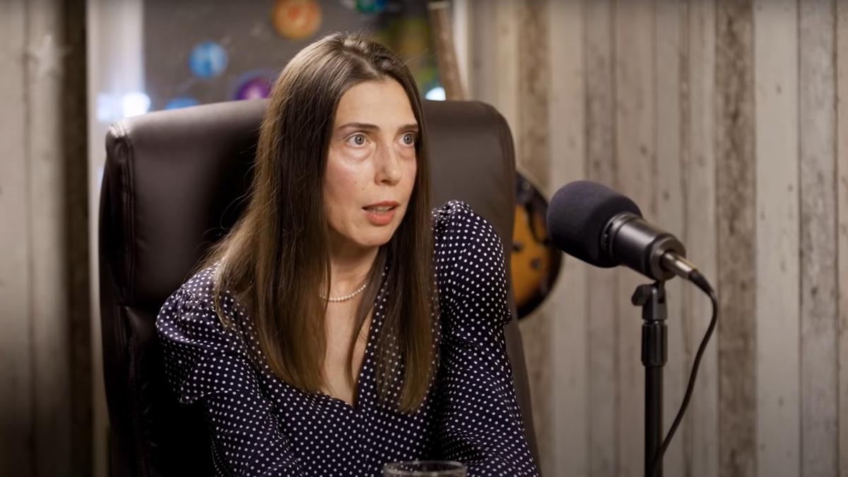 emanciparea-fara-educatie-da-in-marlanie-irina-supernanny-petrea--despre-una-dintre-cele-mai-mari-greseli-ale-parintilor-vai--nu-cumva-sa-ii-fie-rusine-ba-da-sa-i-fie_16276400