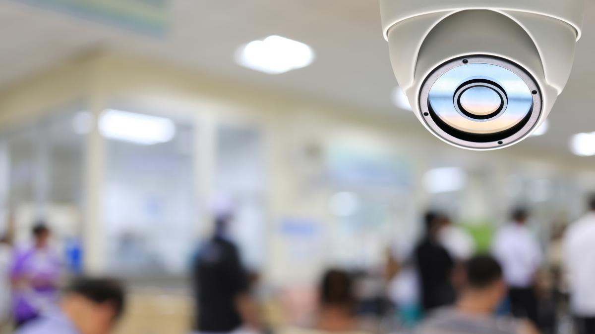 o-noua-modificare-a-legii-educatiei-toate-scolile-din-romania-vor-putea-monta-camere-de-supraveghere-fara-acordul-parintilor_96686900