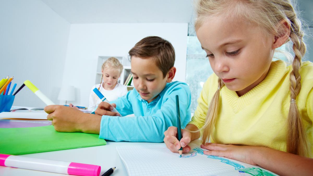 5-motive-pentru-a-invata-o-limba-straina-in-copilarie--care-este-cea-mai-buna-varsta-pentru-a-invata-o-a-doua-limba_74348300