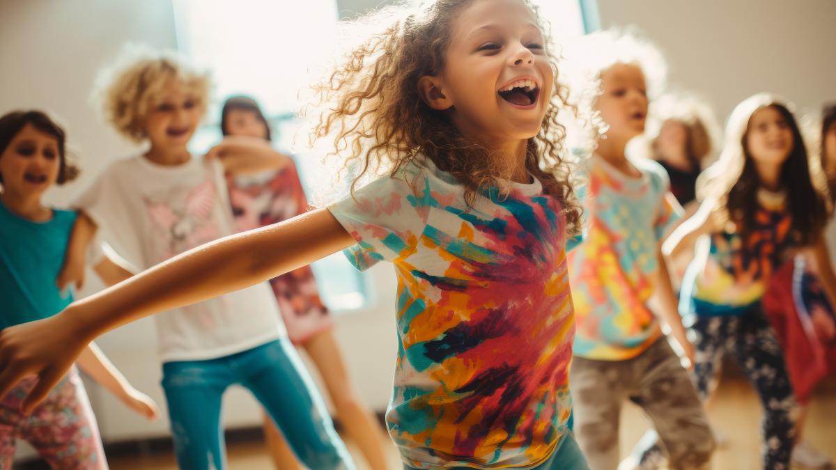 cele-mai-amuzante-jocuri-de-dans-pentru-copii-nu-numai-ca-ii-ajuta-sa-se-distreze--dar-are-si-beneficii-fizice--mentale-si-emotionale_14538600